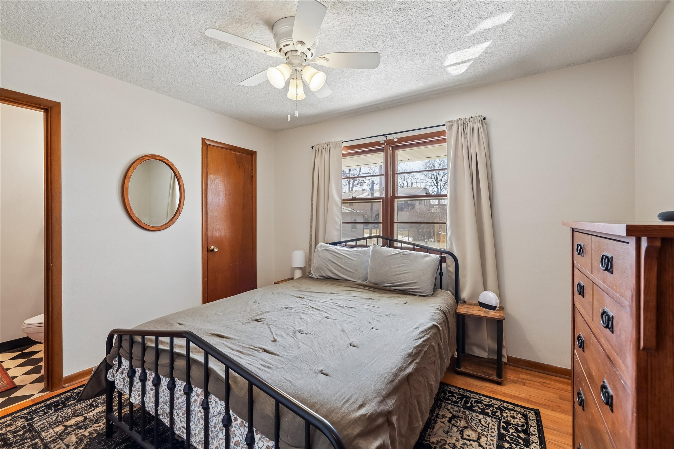 313 SE 9th Street