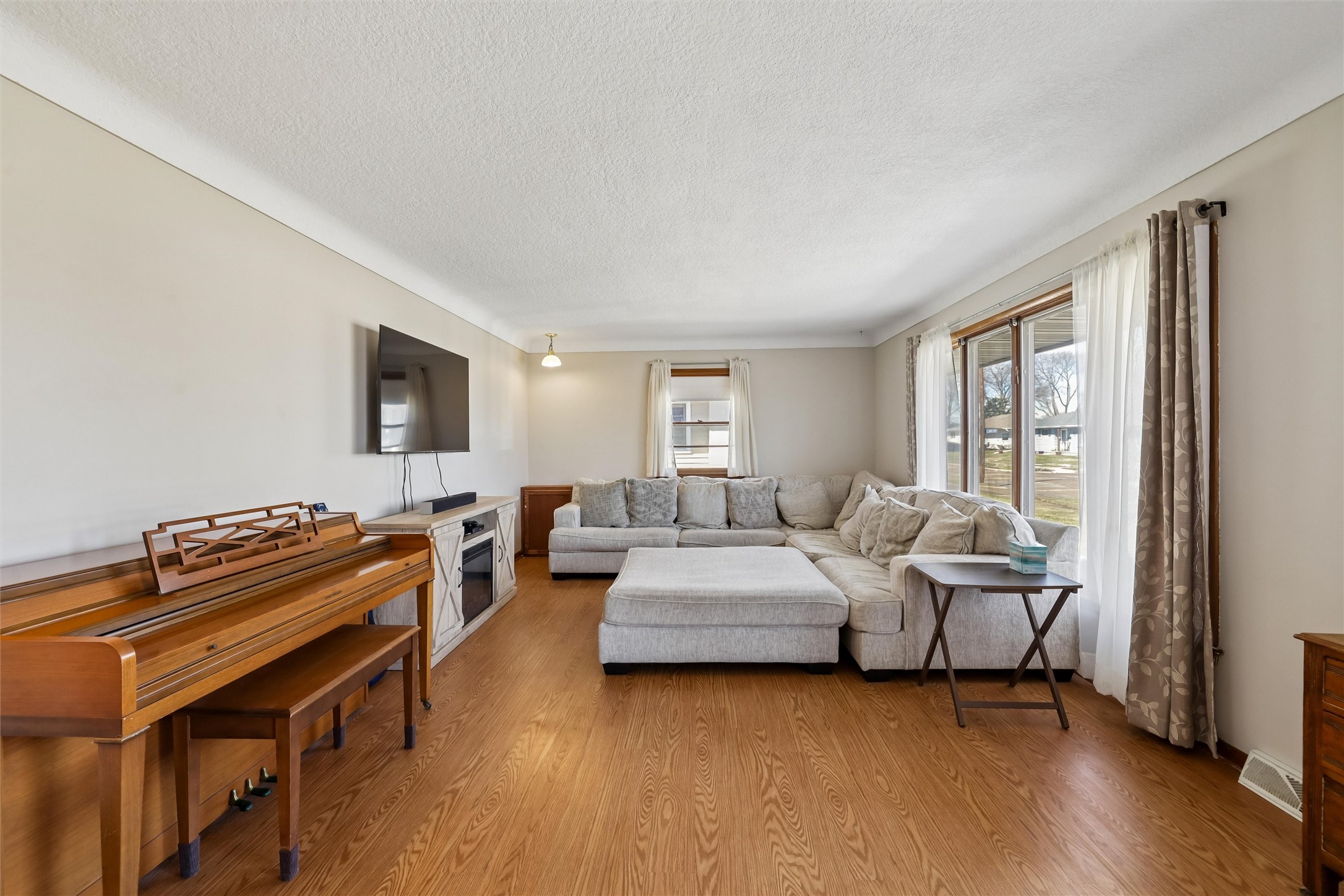 313 SE 9th Street