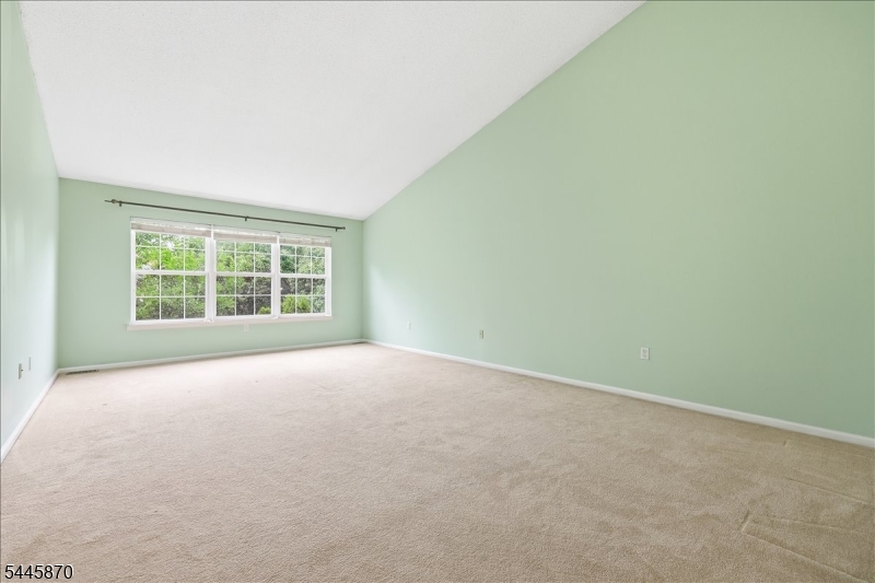 73 Castleton Rd