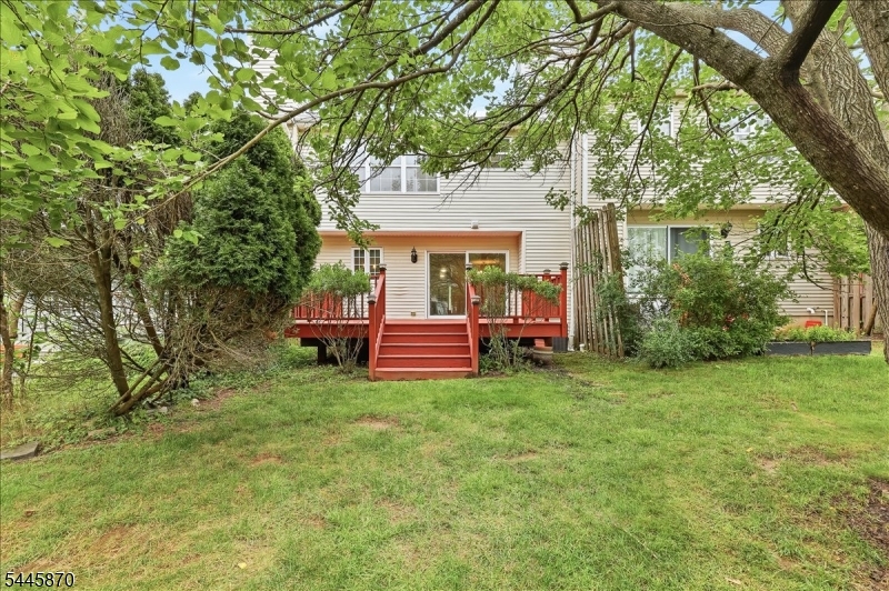 73 Castleton Rd