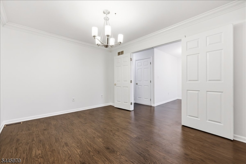 73 Castleton Rd
