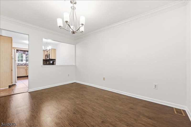 73 Castleton Rd