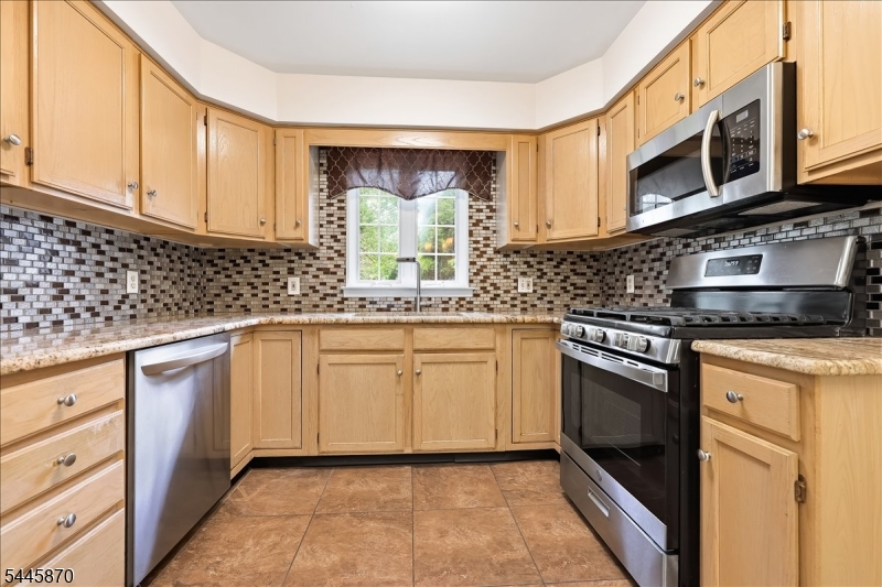 73 Castleton Rd