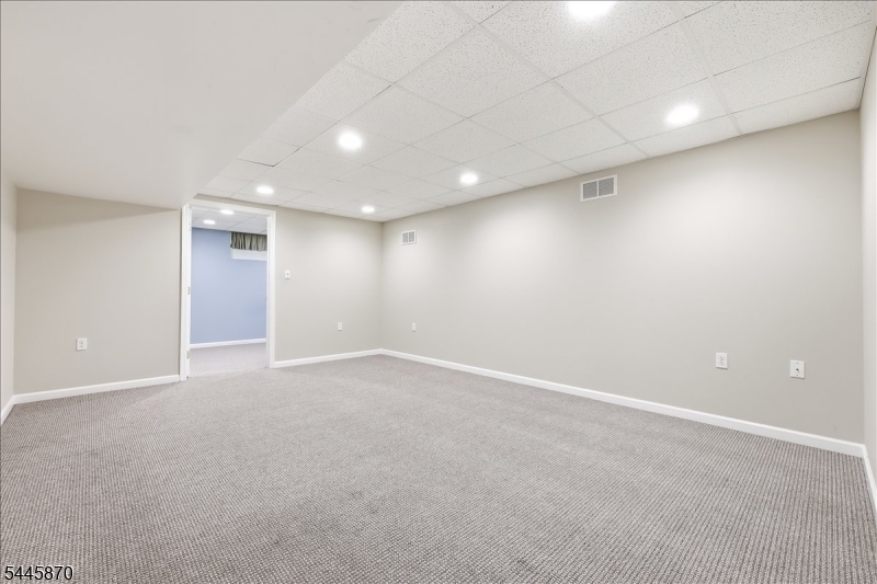 73 Castleton Rd