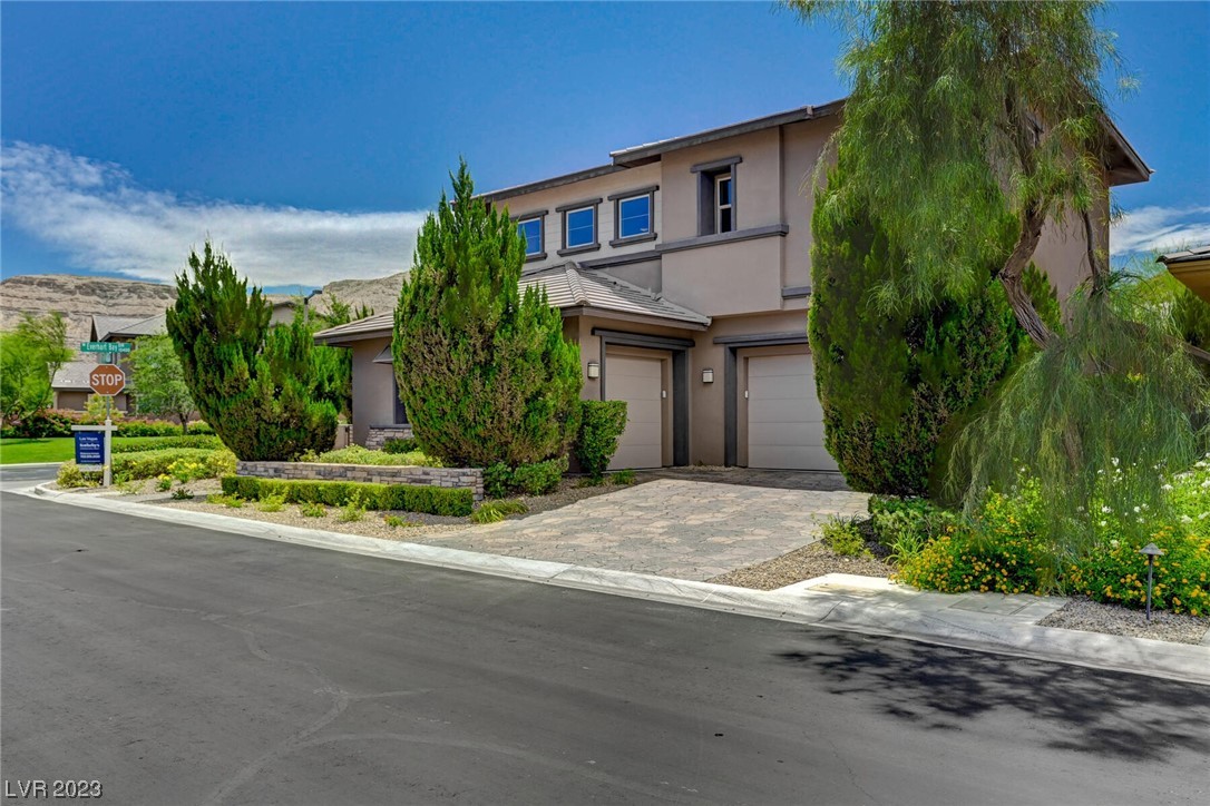 5685 Corona Vista Street