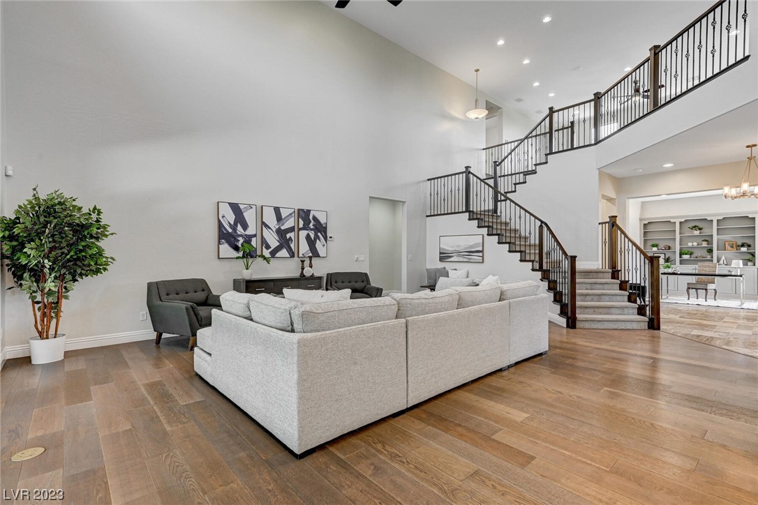 5685 Corona Vista Street