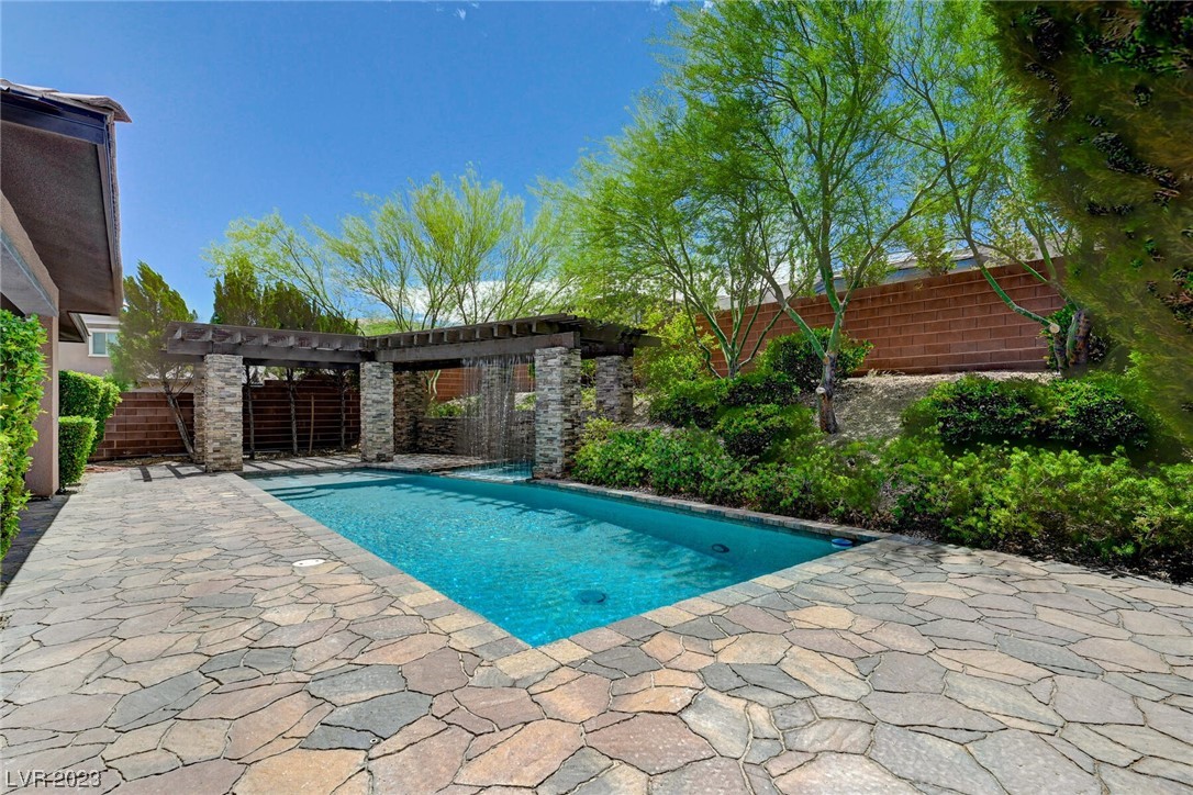 5685 Corona Vista Street
