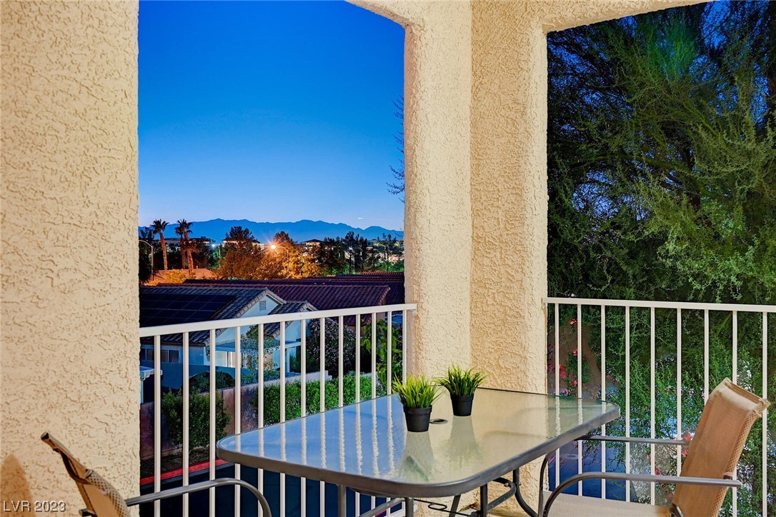 251 South Green Valley Parkway 4721