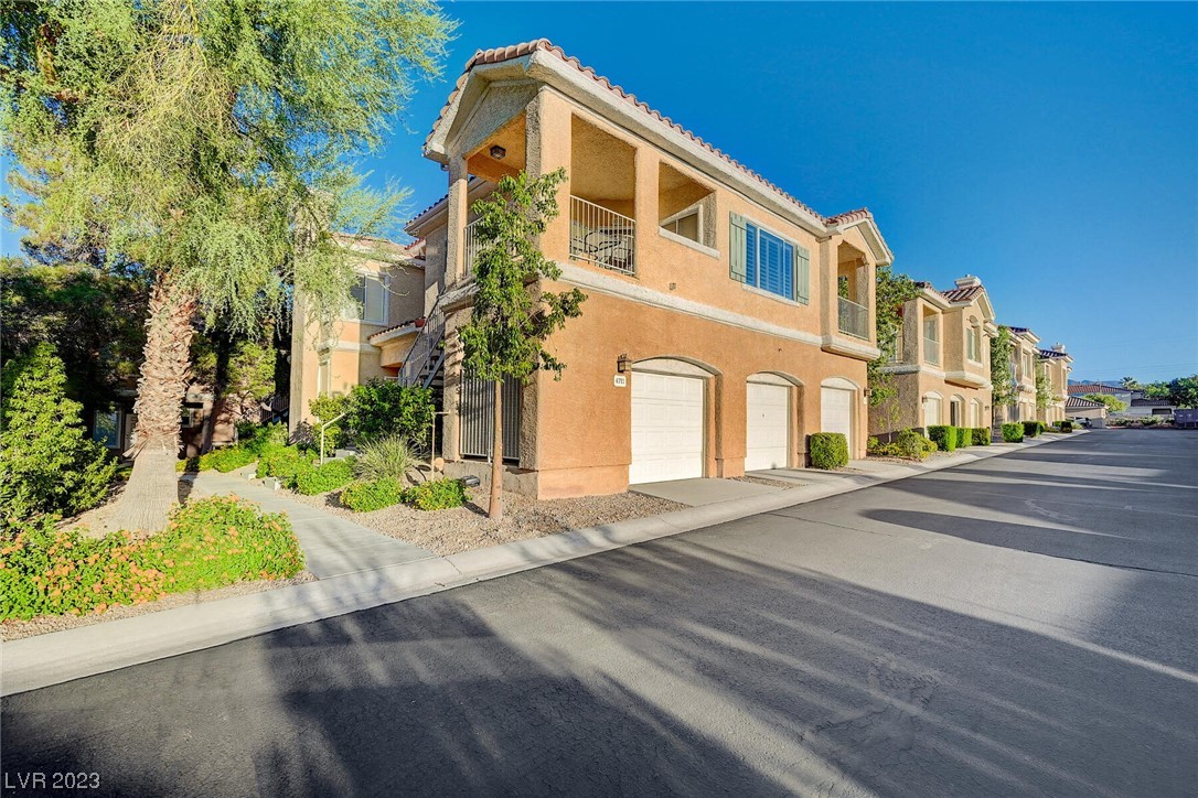 251 South Green Valley Parkway 4721