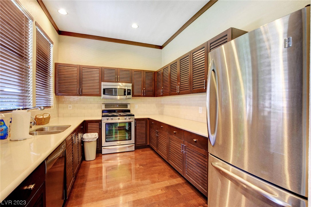 251 South Green Valley Parkway 4721