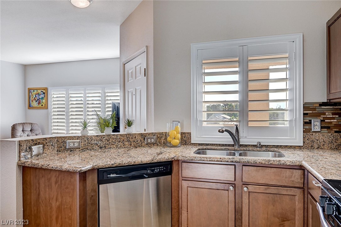 251 South Green Valley Parkway 4721