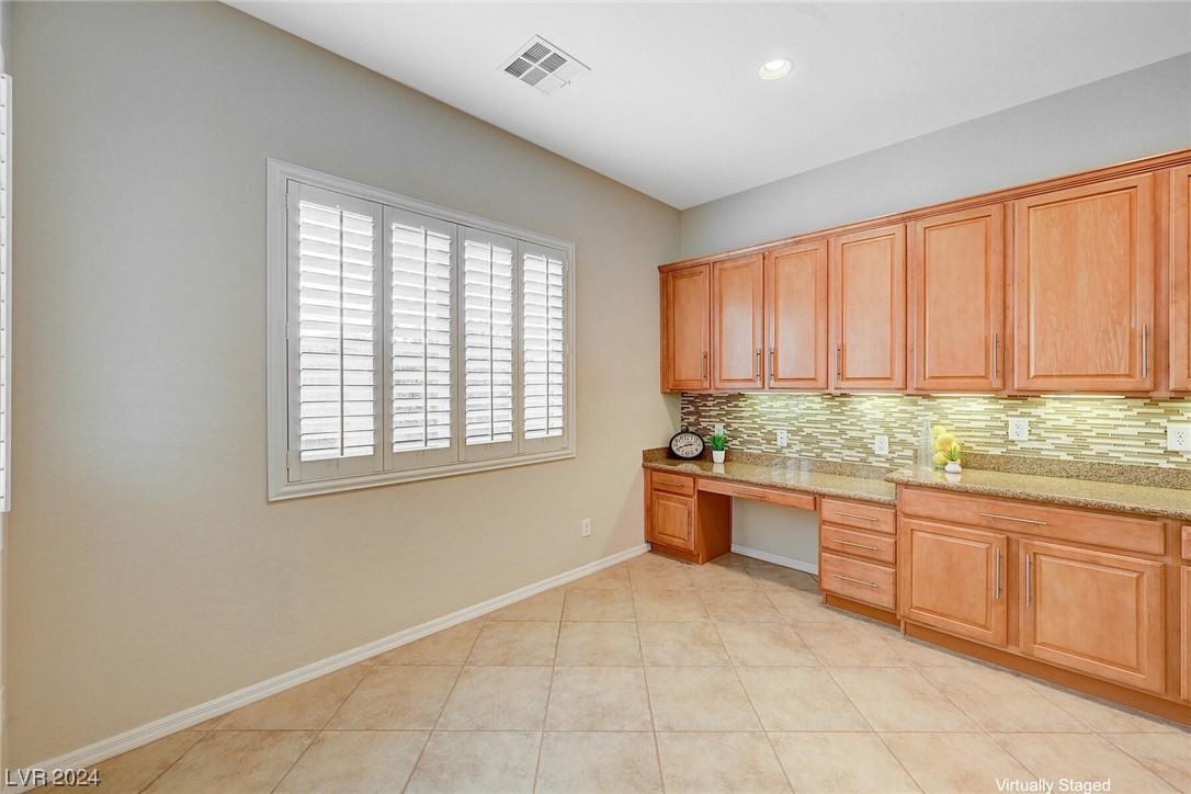 2571 Lochleven Way