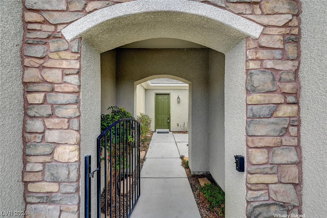 2571 Lochleven Way