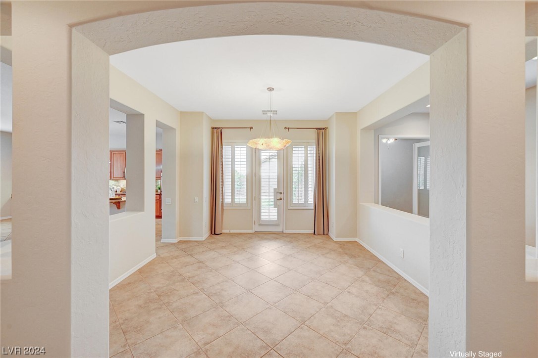 2571 Lochleven Way