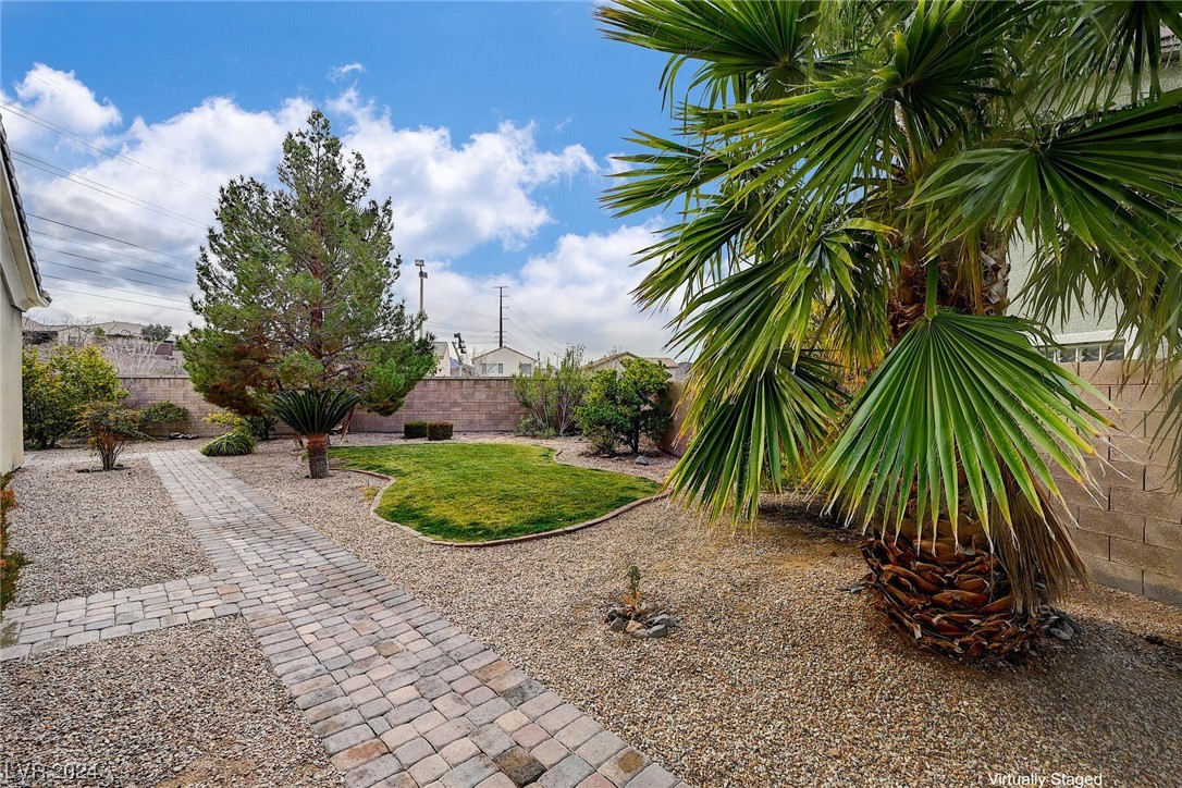 2571 Lochleven Way