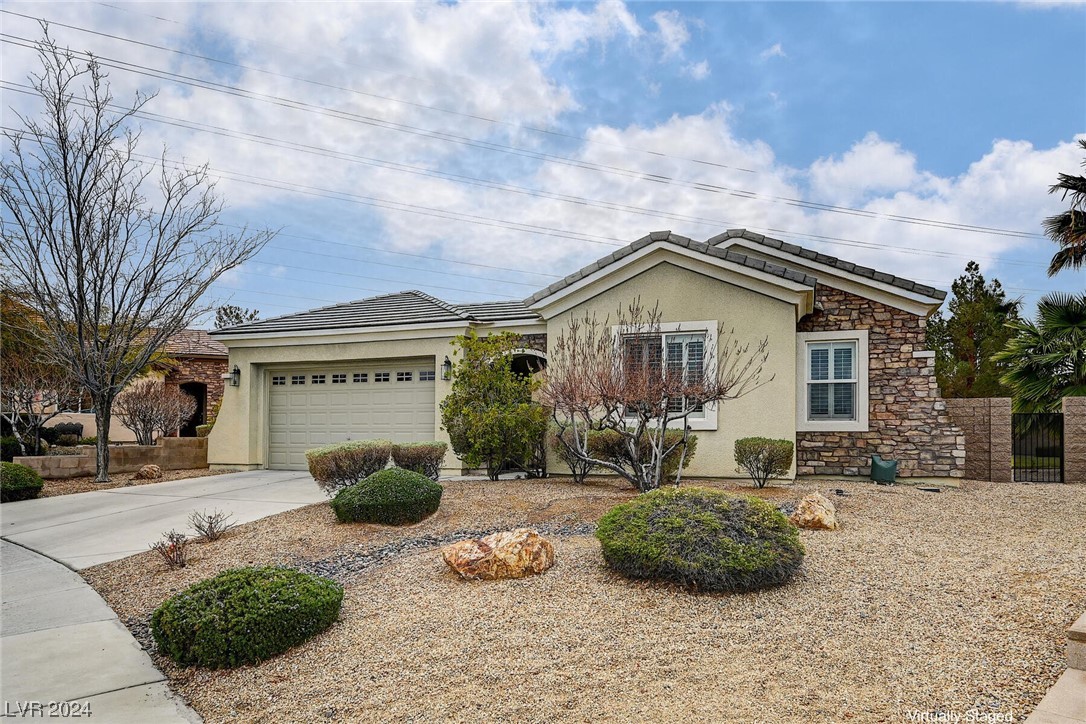 2571 Lochleven Way