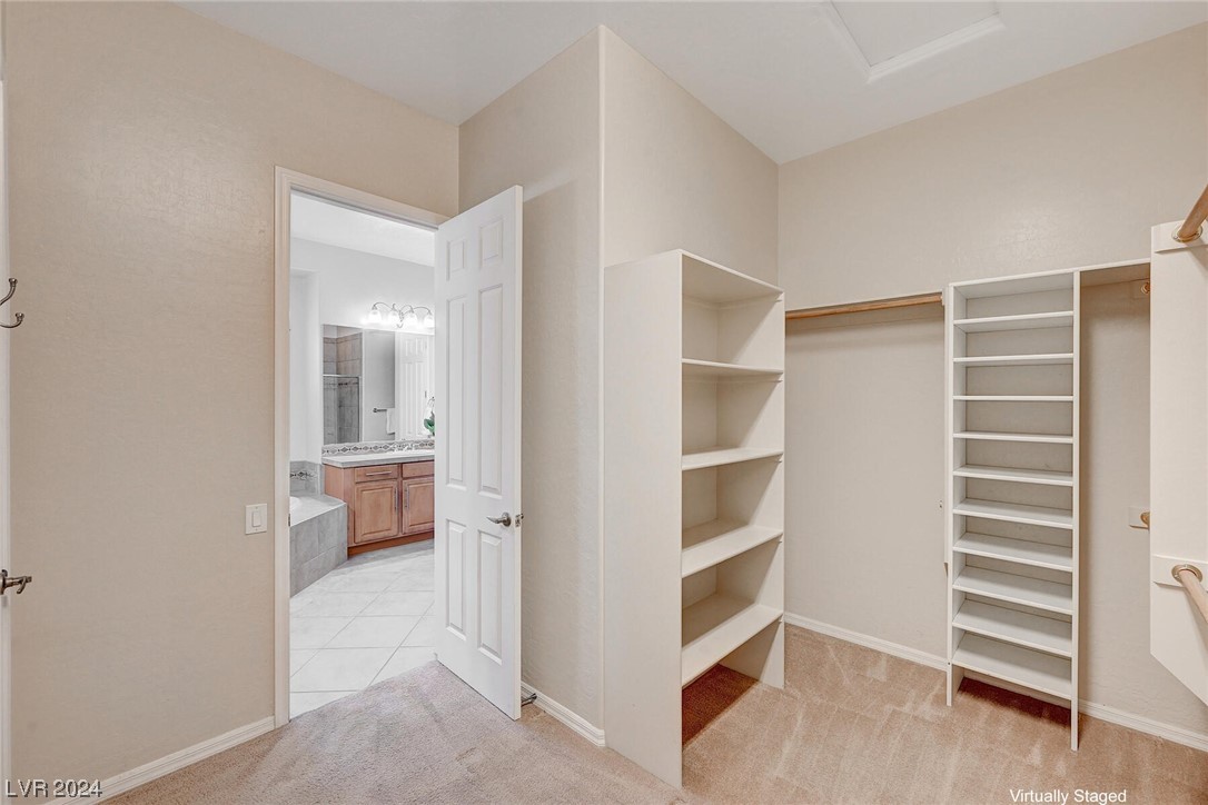 2571 Lochleven Way