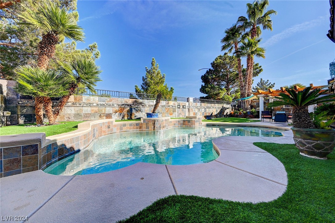 1030 Kings View Court