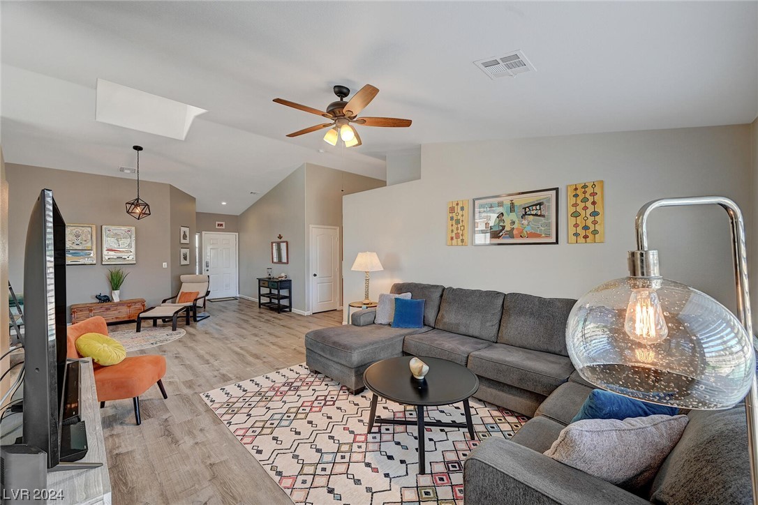 1030 Kings View Court