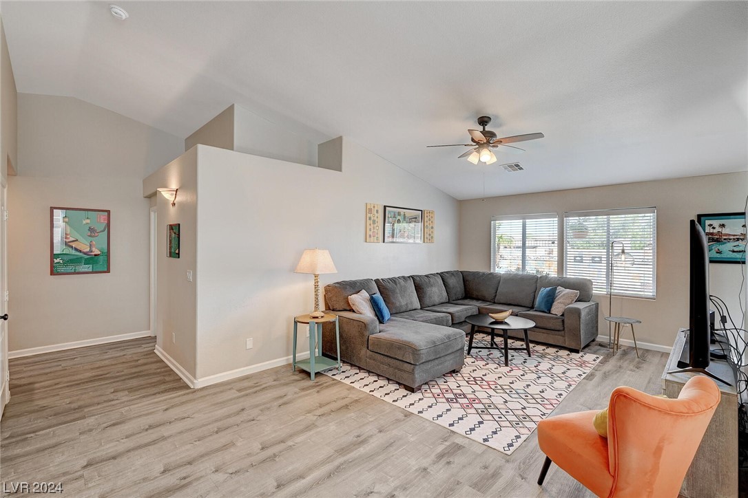 1030 Kings View Court