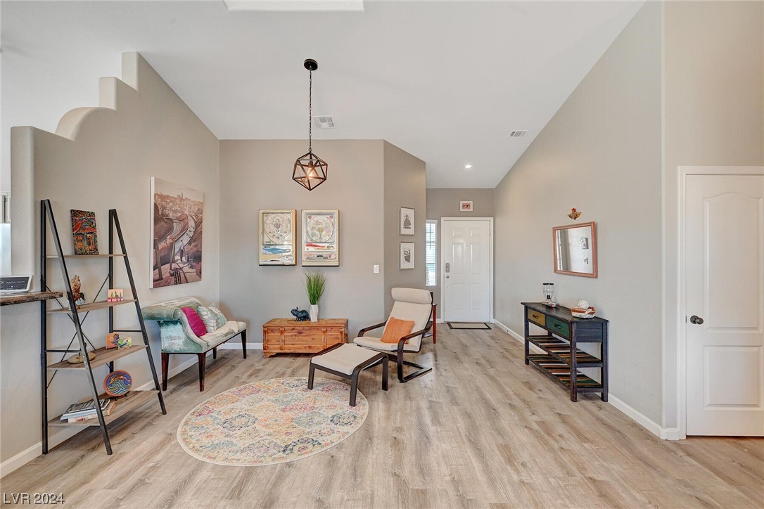 1030 Kings View Court