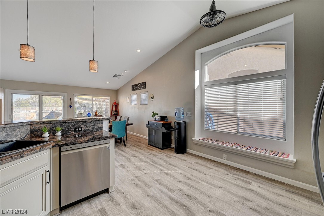 1030 Kings View Court