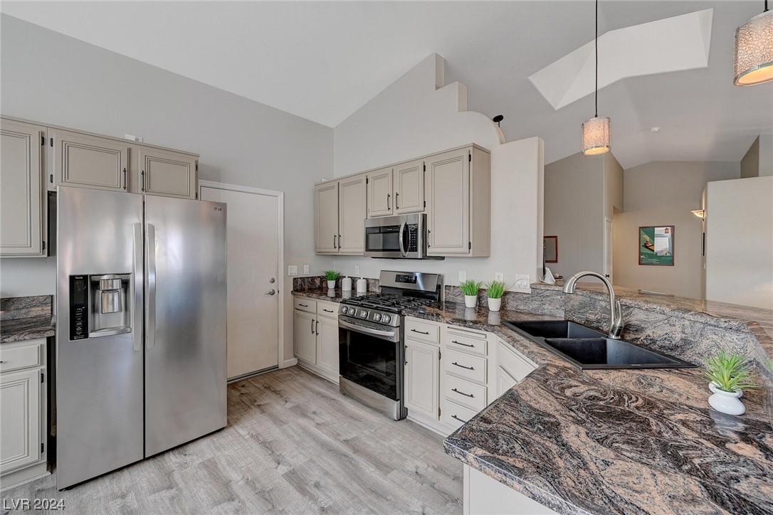 1030 Kings View Court