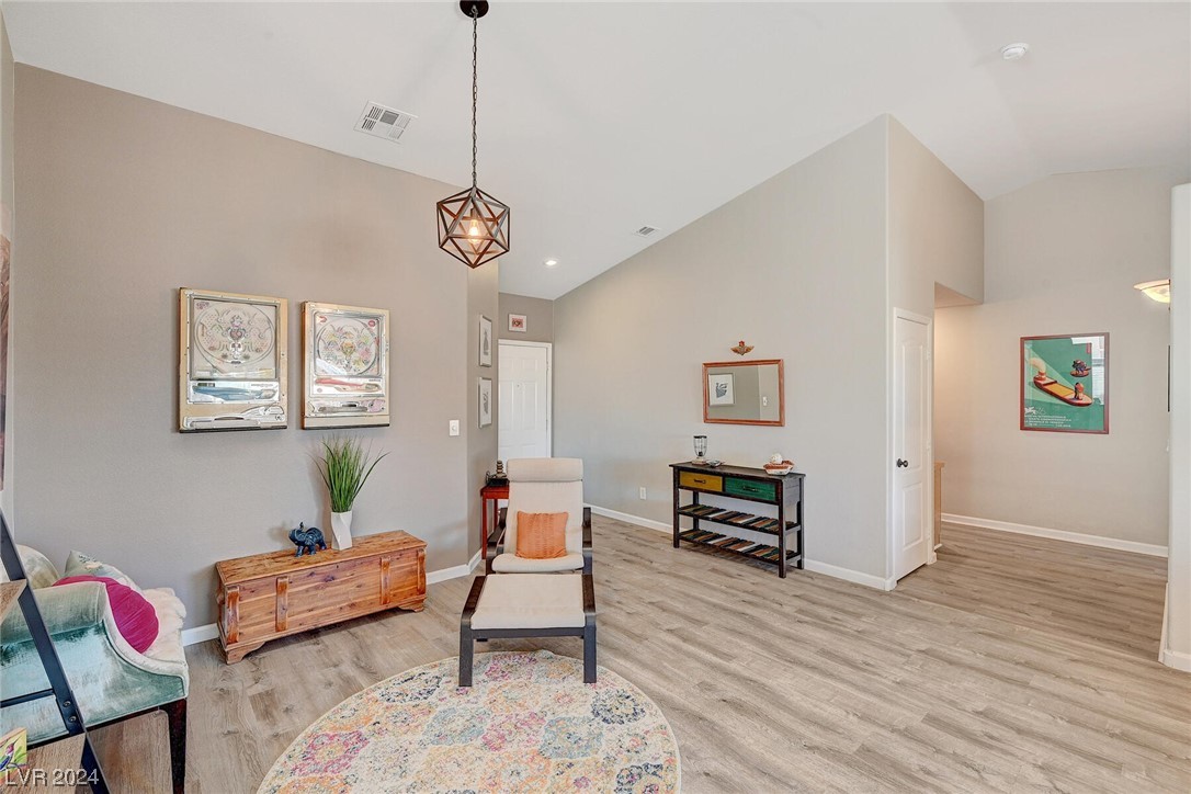 1030 Kings View Court