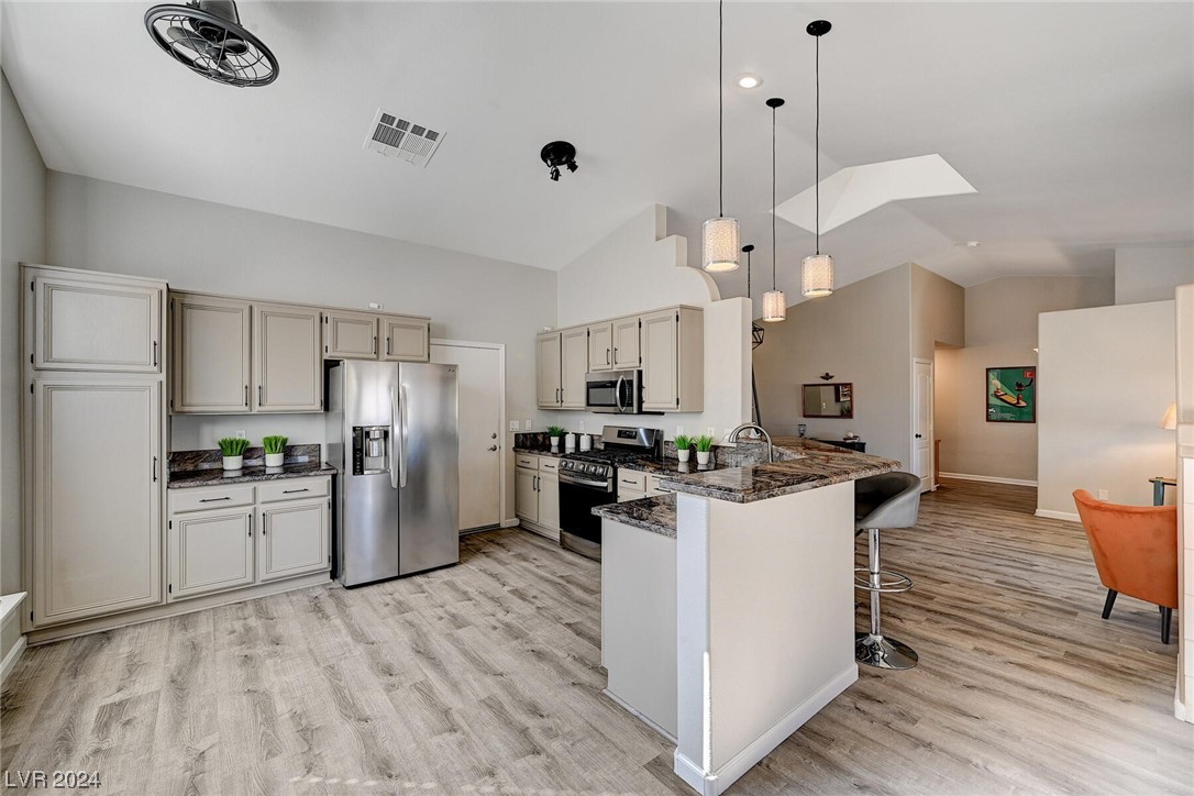 1030 Kings View Court