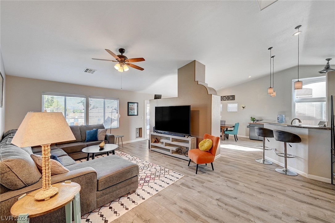 1030 Kings View Court