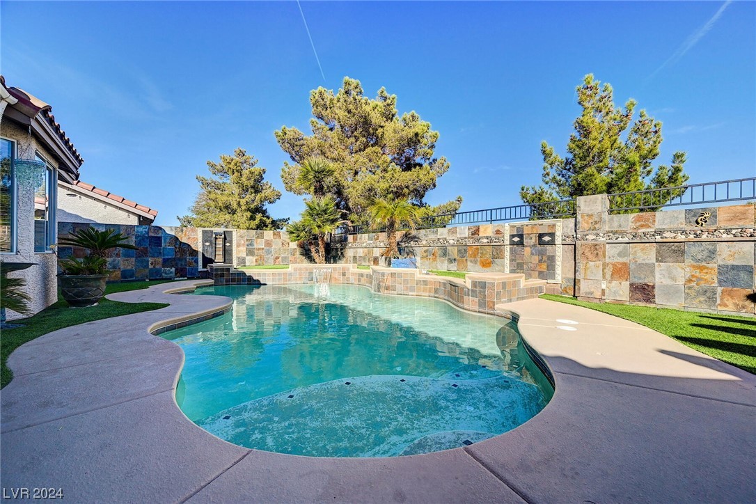 1030 Kings View Court