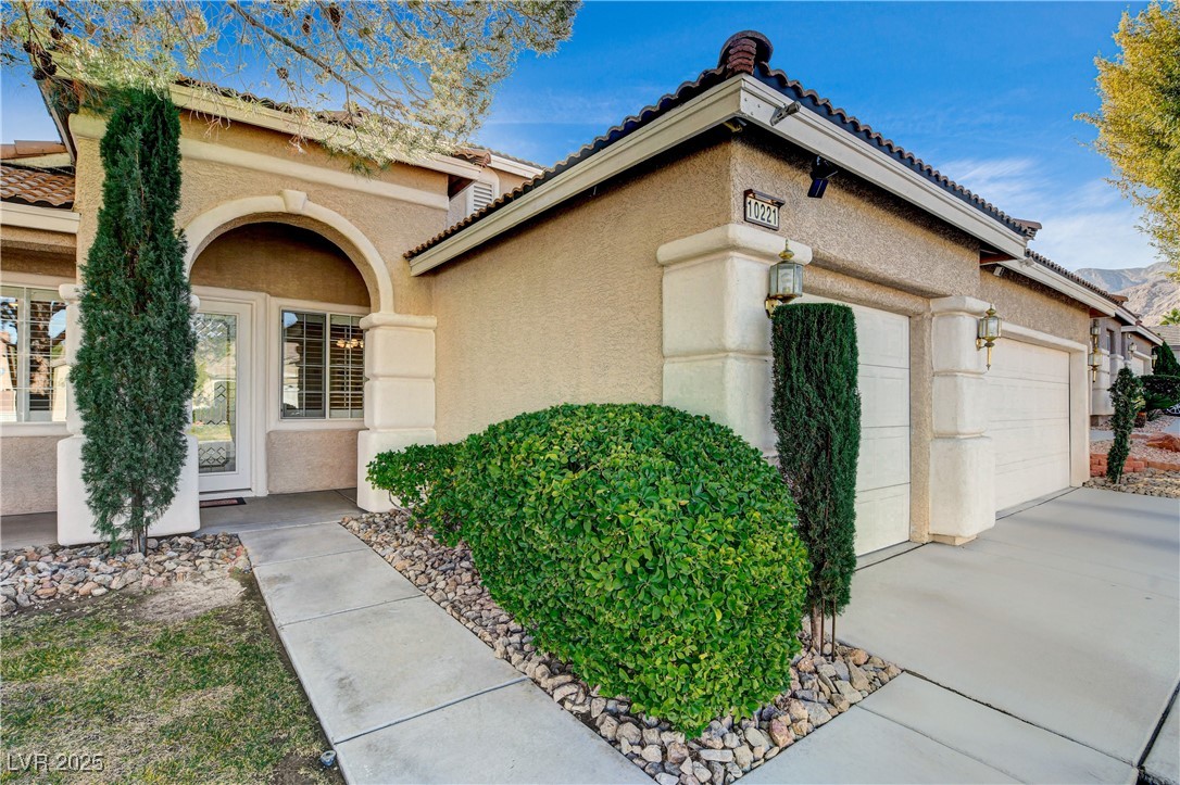 10221 Crystal Arch Avenue