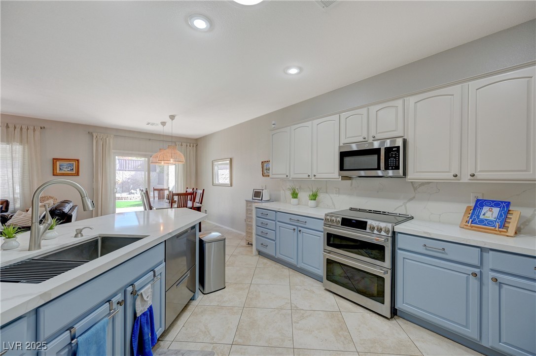 2210 Shadow Canyon Drive