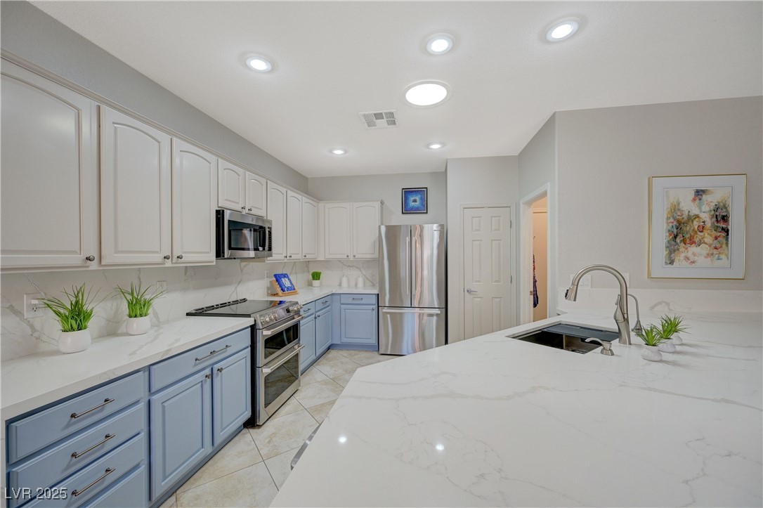 2210 Shadow Canyon Drive