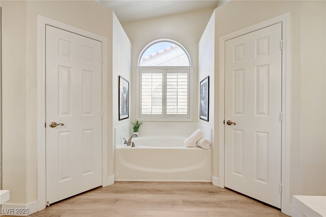 9178 Valley Spring Court