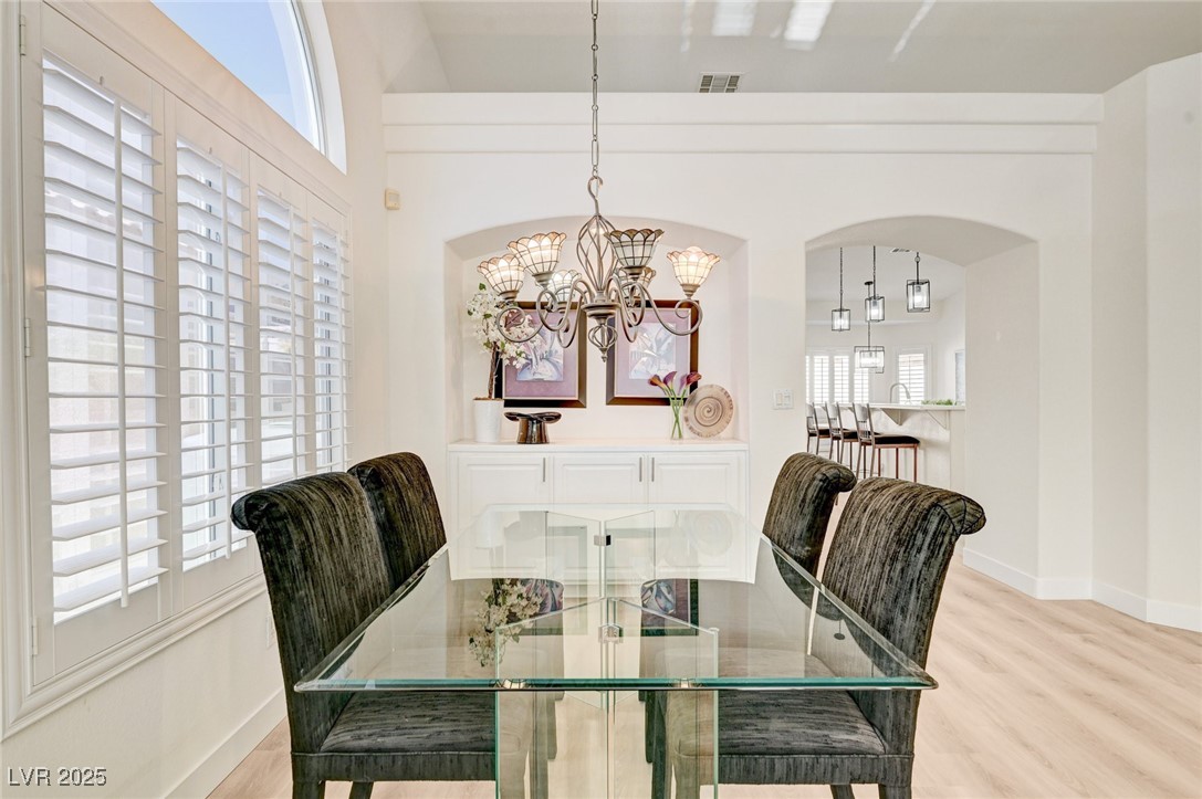 9178 Valley Spring Court