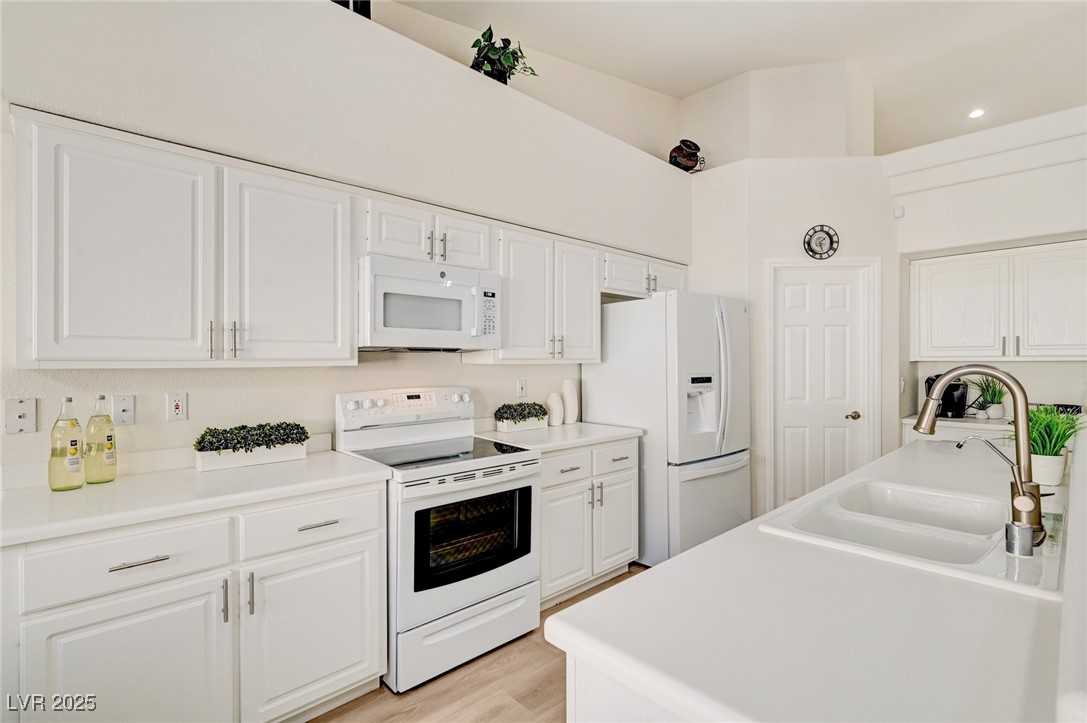 9178 Valley Spring Court