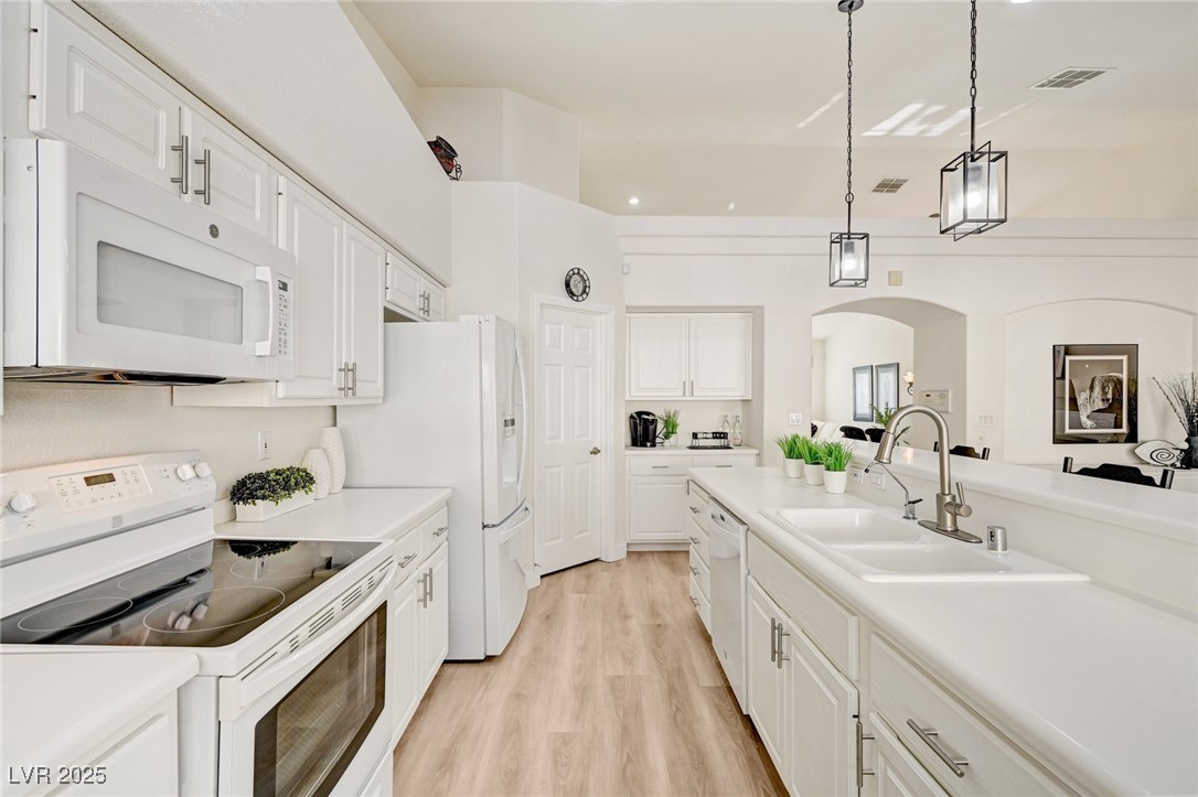 9178 Valley Spring Court