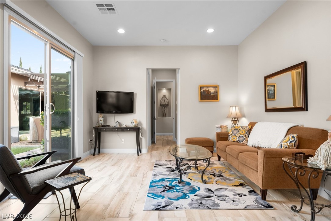 9714 Champagne Bliss Avenue