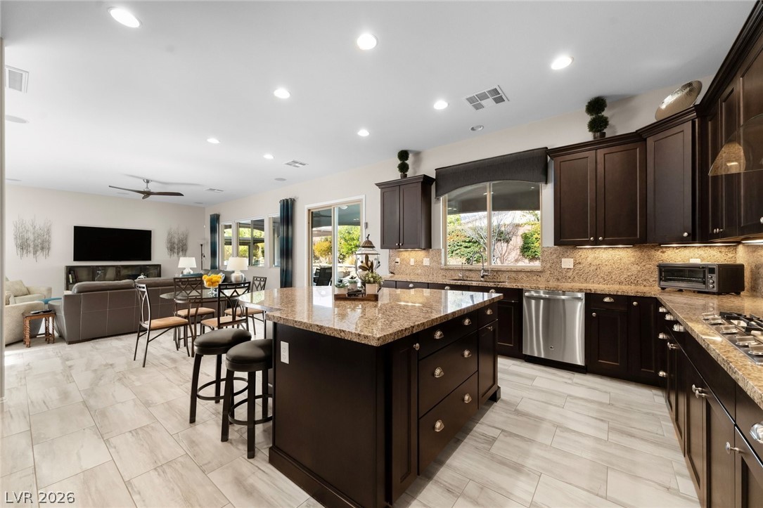 9714 Champagne Bliss Avenue