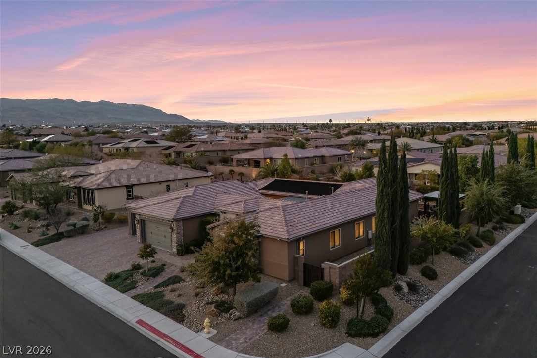 9714 Champagne Bliss Avenue