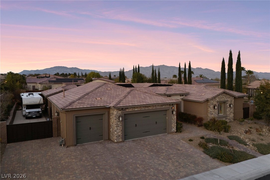 9714 Champagne Bliss Avenue