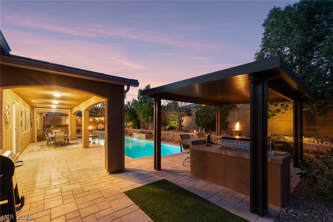 9714 Champagne Bliss Avenue