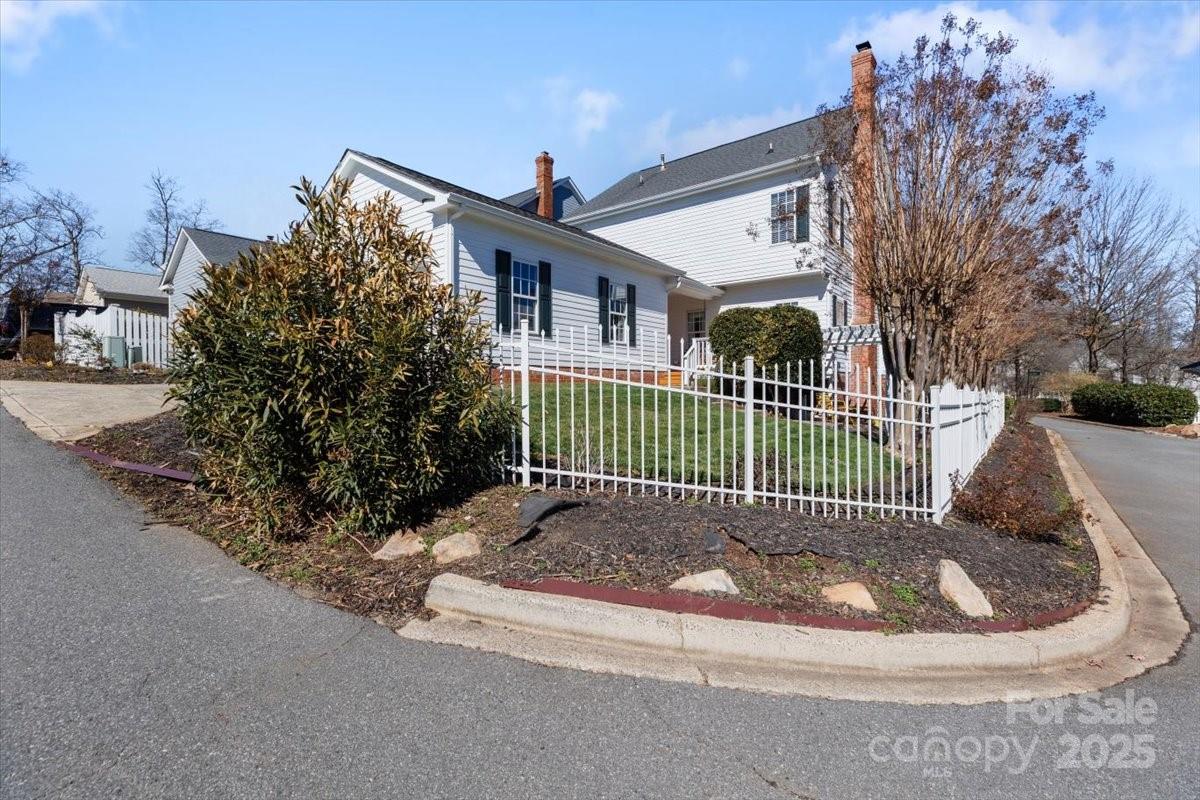 14024 Alley Son Street