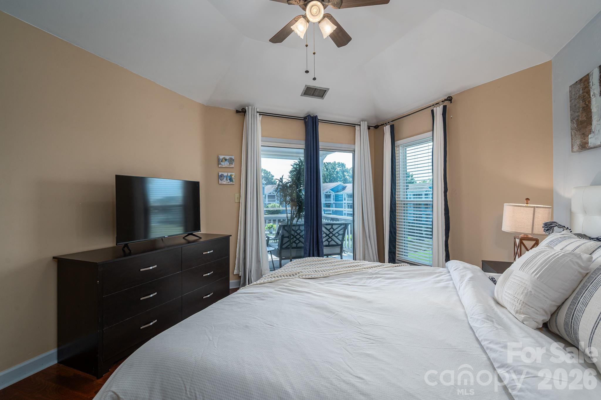 1018 Southwest Drive SW Unit: 18