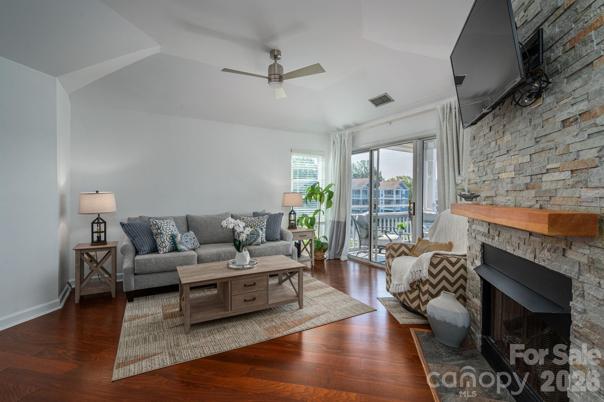 1018 Southwest Drive SW Unit: 18