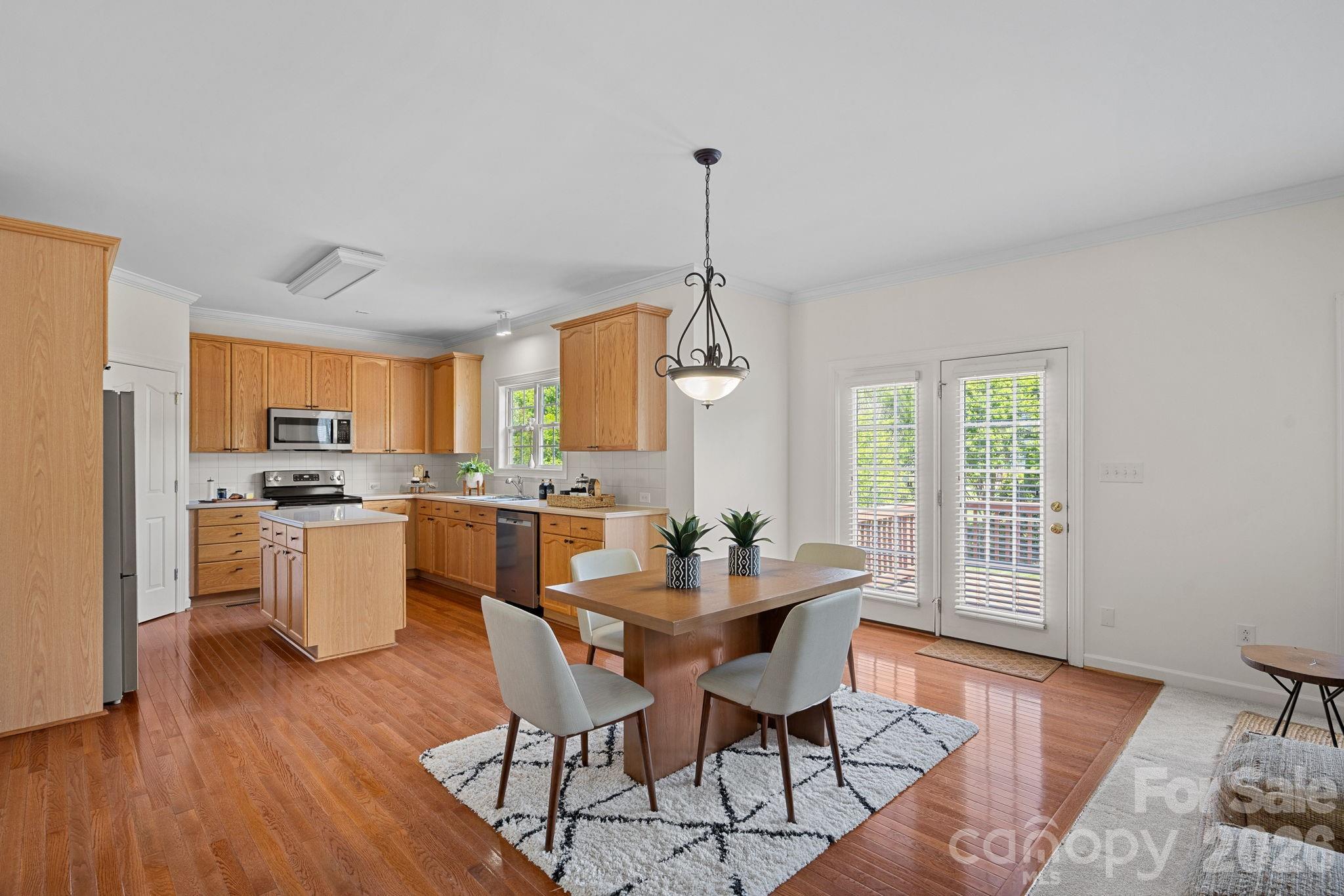 7832 Horseshoe Creek Drive