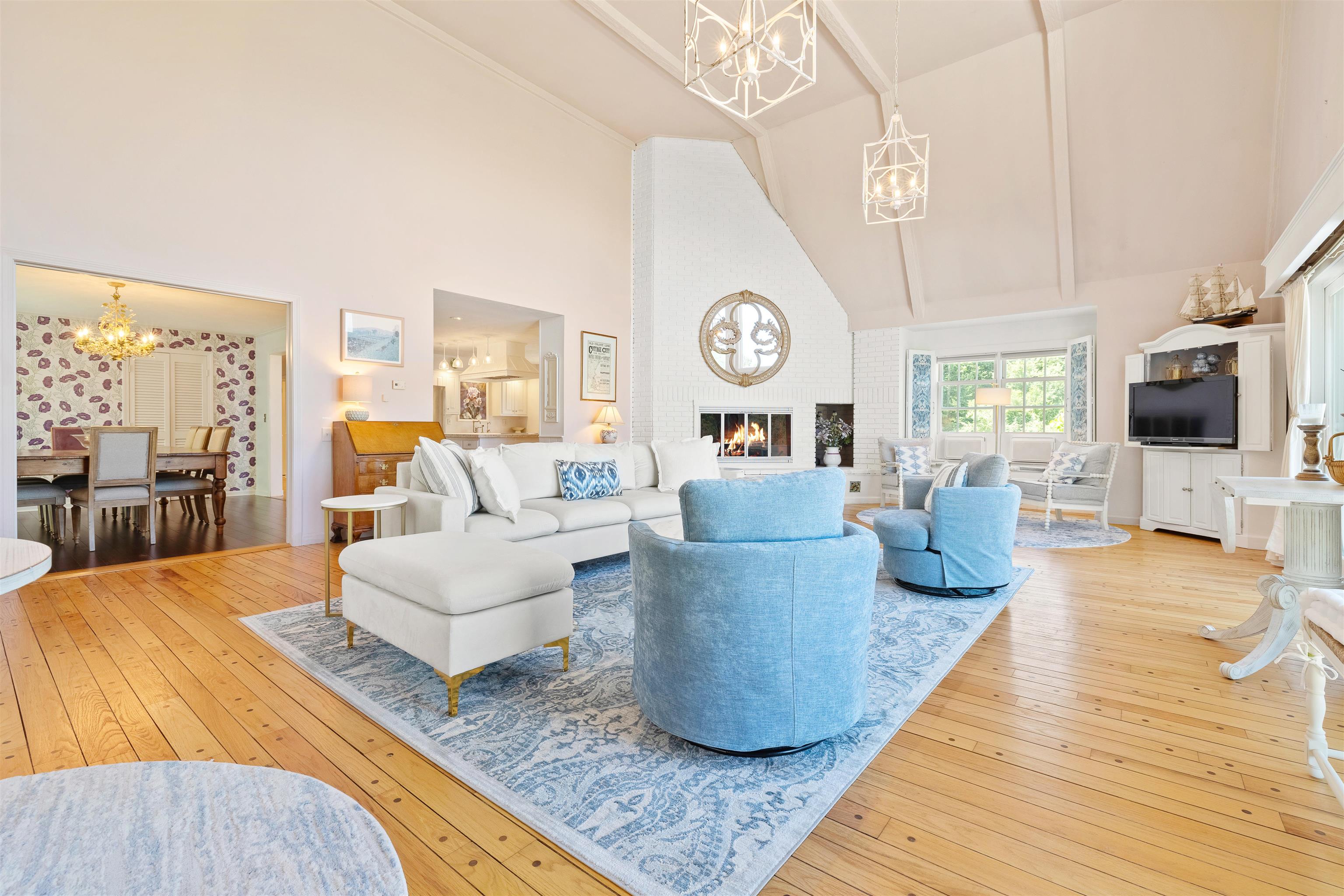 1115 South End Road