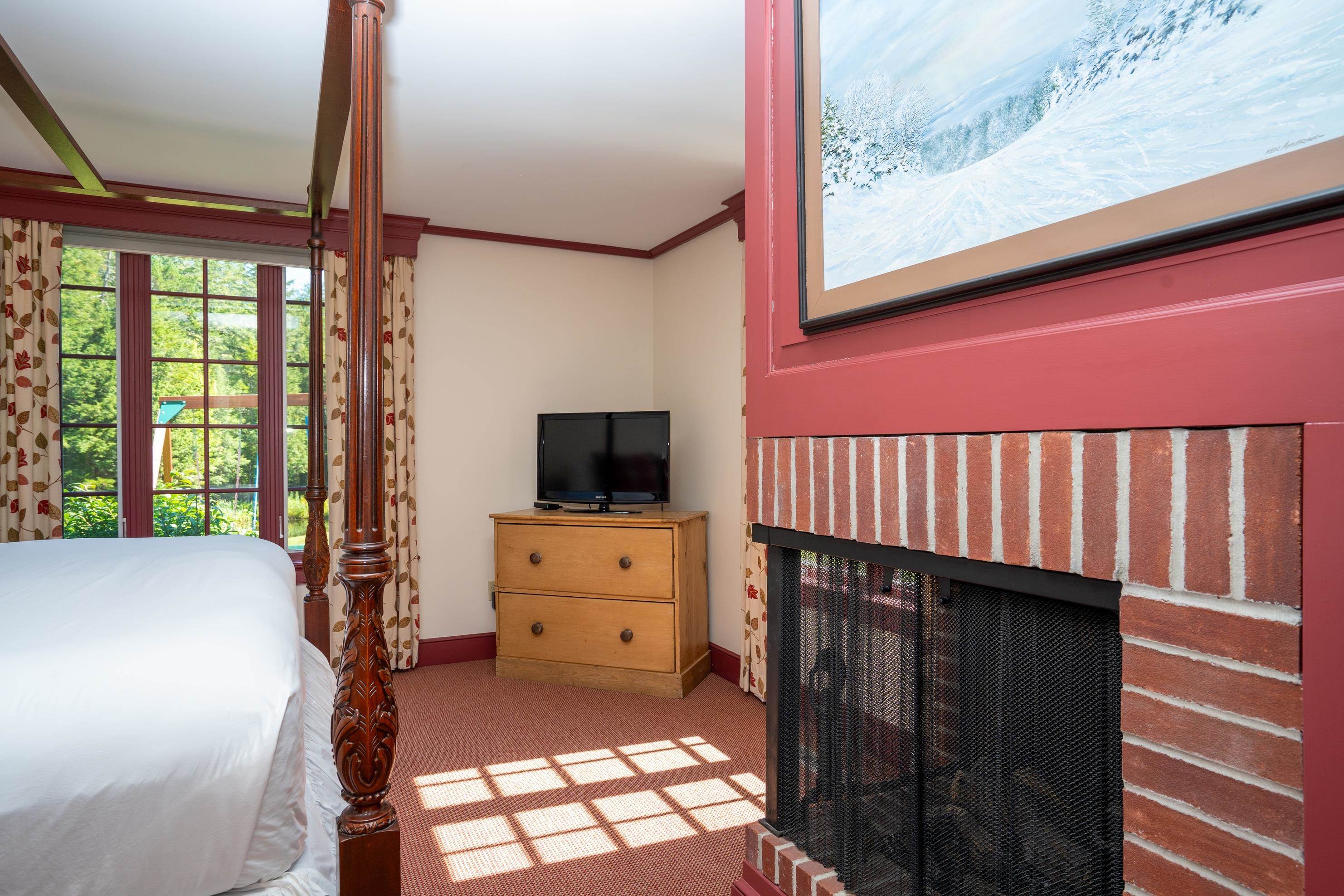 33 Forest Haunts Road