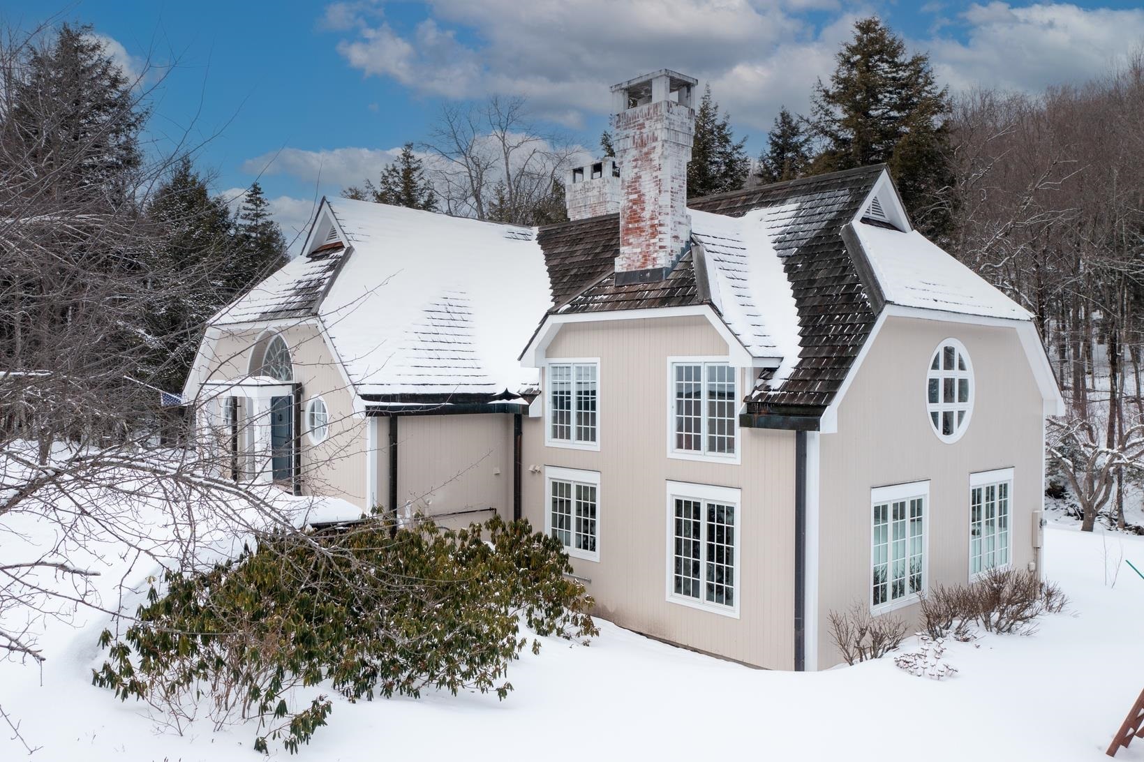 33 Forest Haunts Road